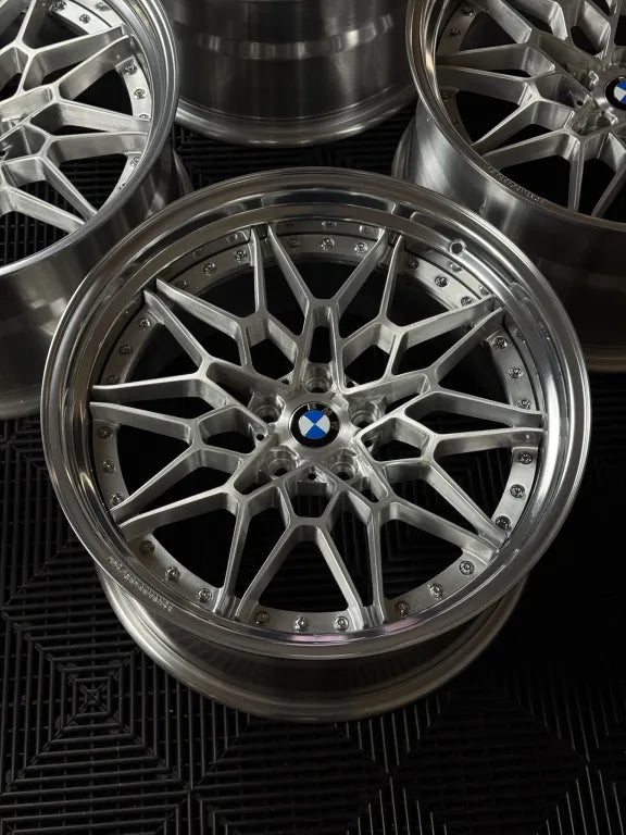 F82S